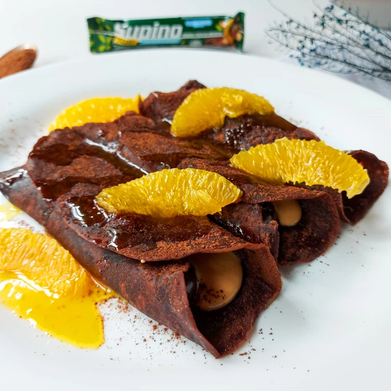 Crepe de Chocolate com Supino Vegano e Calda de Laranja